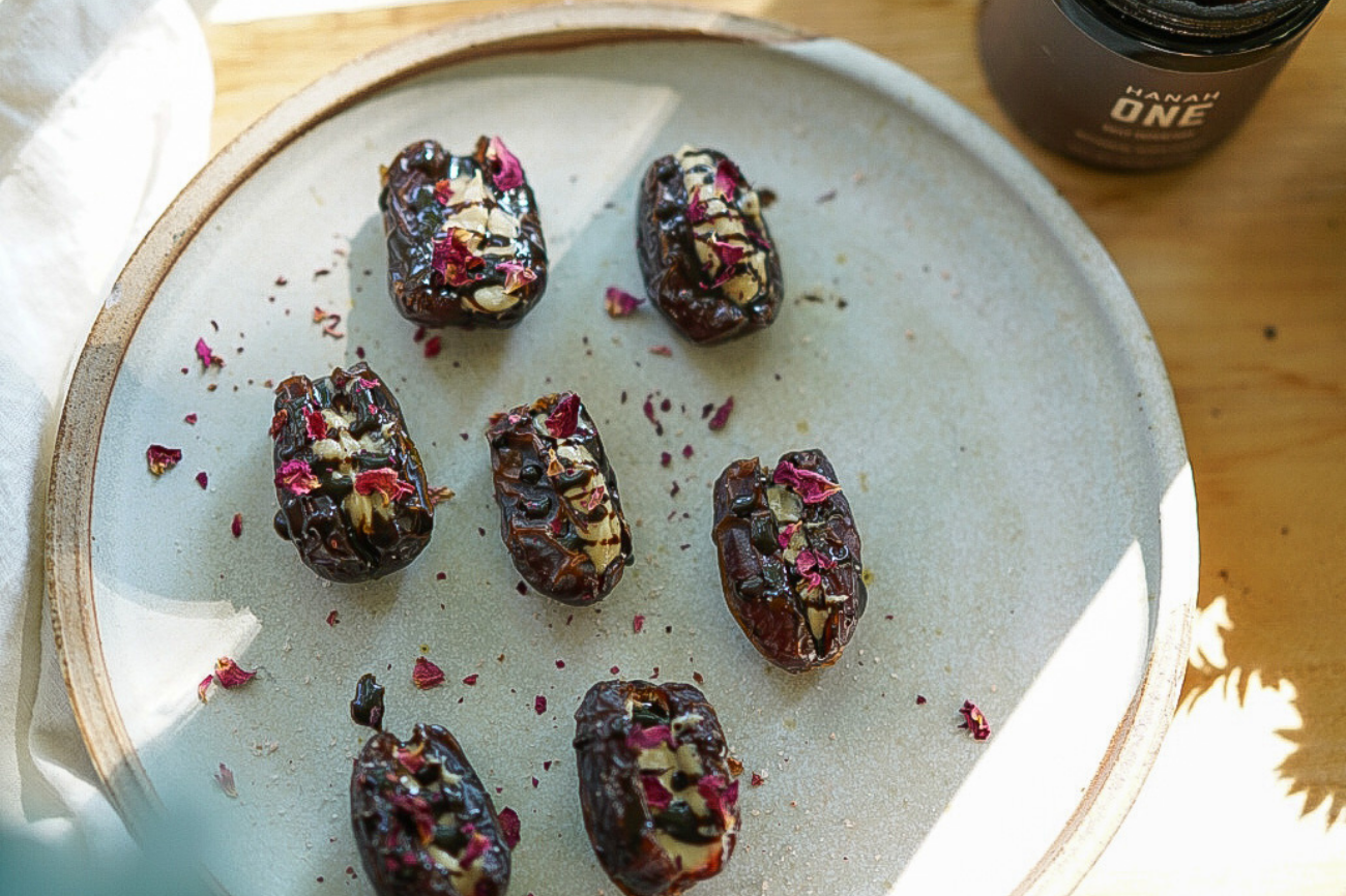 Cashew butter & HANAH ONE stuffed dates