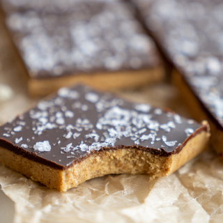 Almond butter chocolate bars with HANAH ONE
