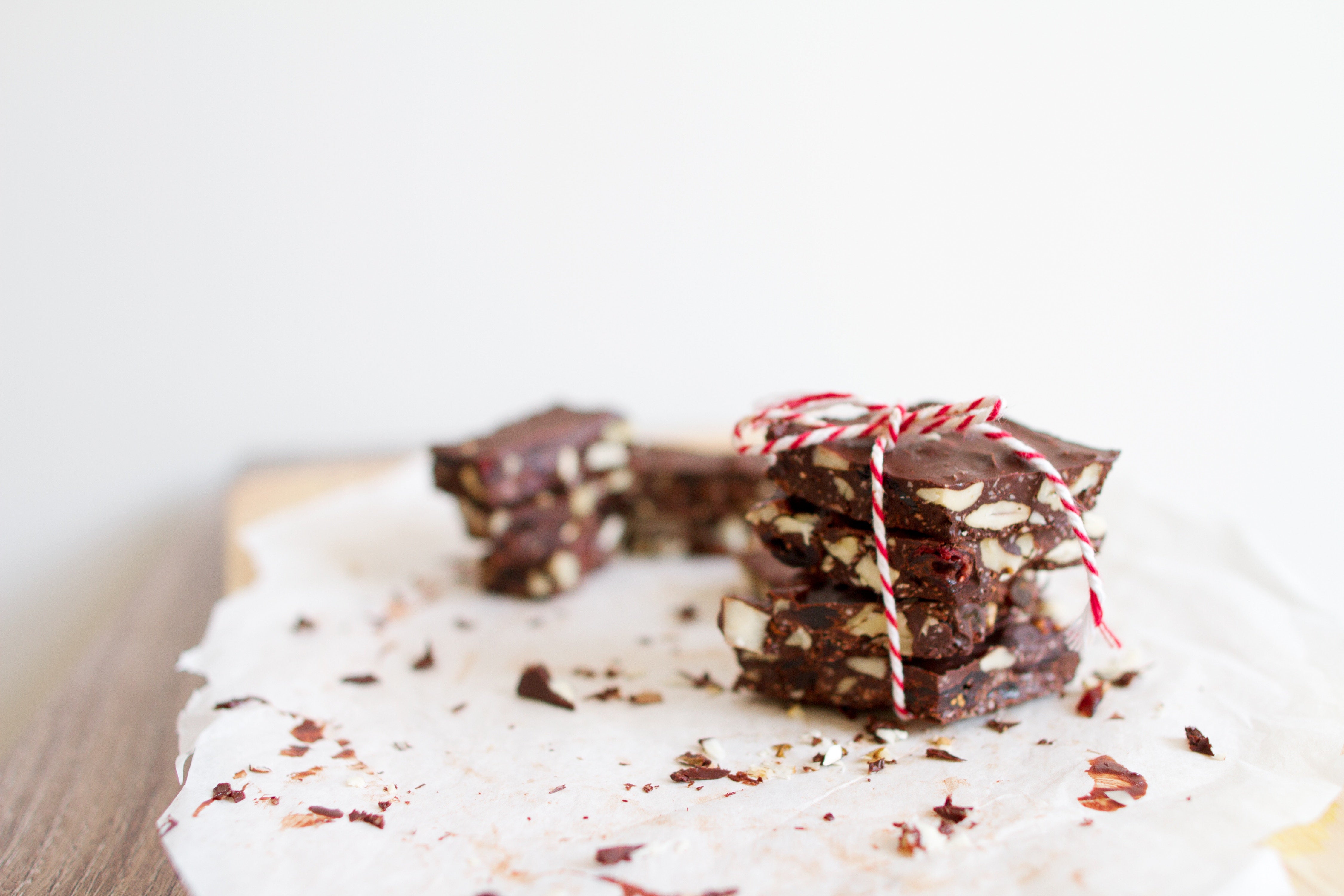 Healthy and delicious chocolate bark just in time for the holidays.